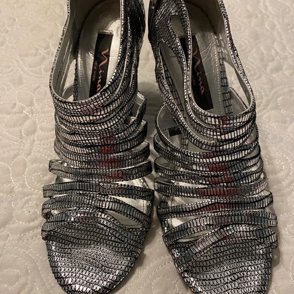 Silver Texture Heels - Picture 2 of 4